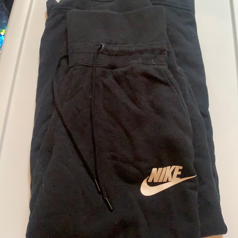 black nike sweat pants